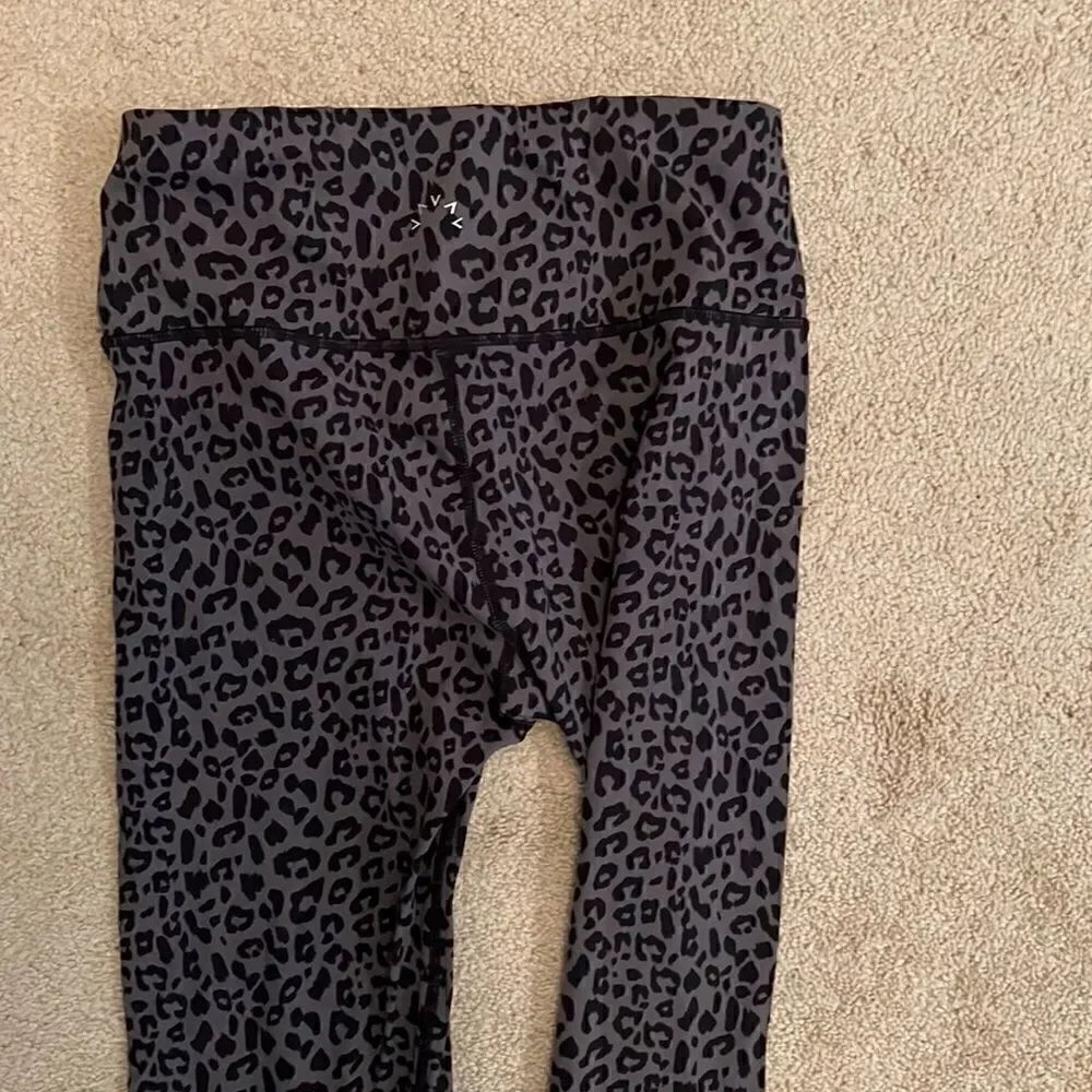 Varley leopard legging XS New - Picture 3 of 4